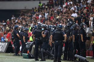 海纳：过去的几个赛季里，我们遇到这样的情况就放弃了