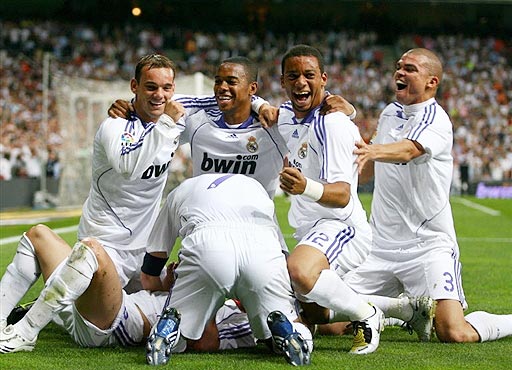 阿森纳以2-0击败布伦特福德，扩大领先优势，巩固争冠地位。