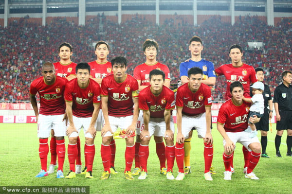 足球中超升班马爆冷击败卫冕冠军，全网热议