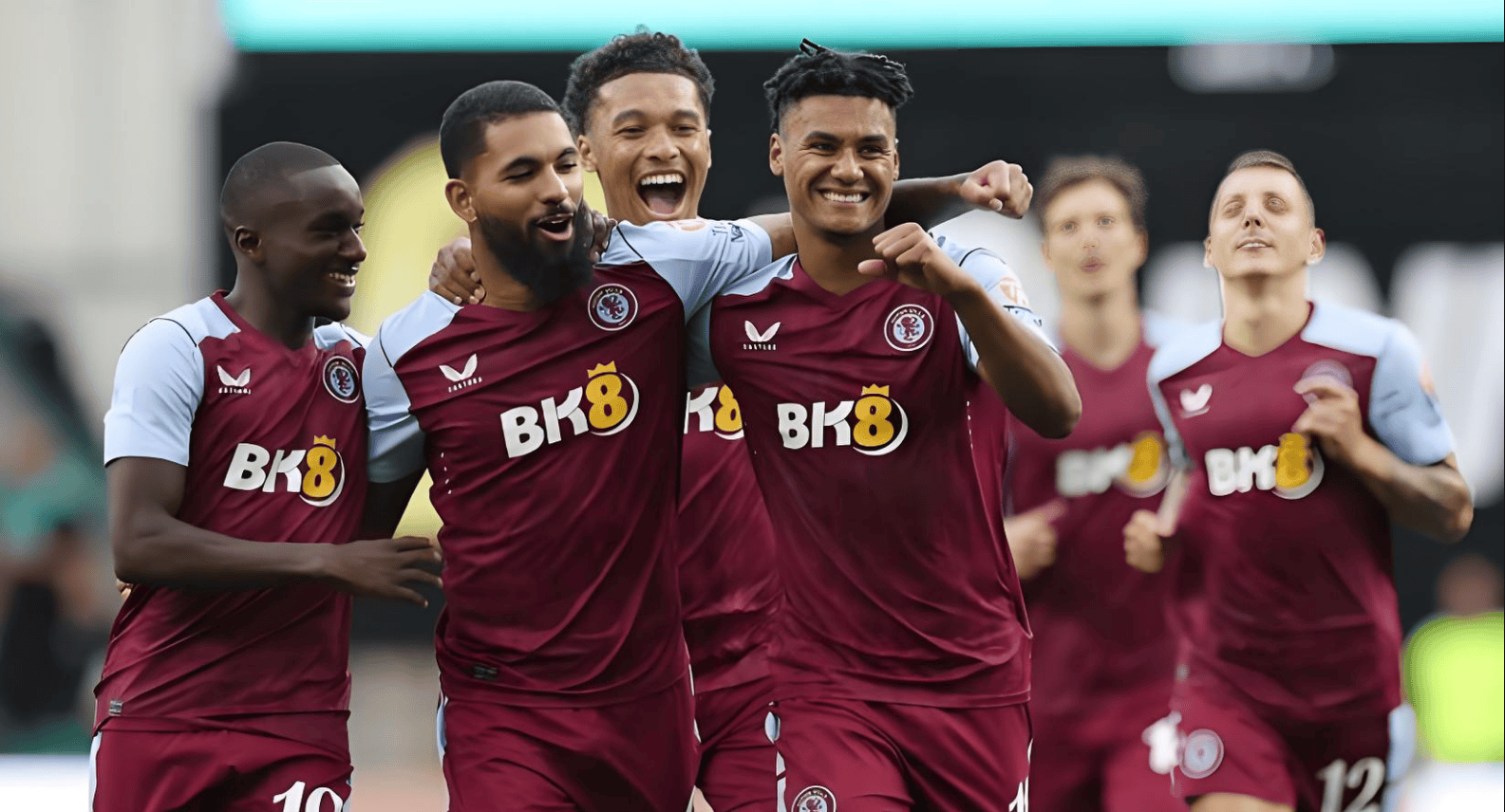 利物浦切尔西双双翻车，阿森纳笑纳5分大礼，争冠只剩两支队？