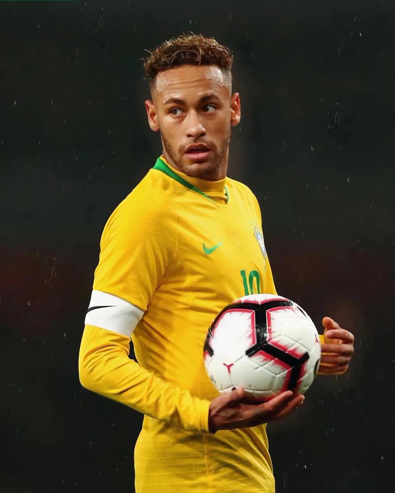 利物浦跟队记者连曝五条猛料，全面解析萨拉赫风波