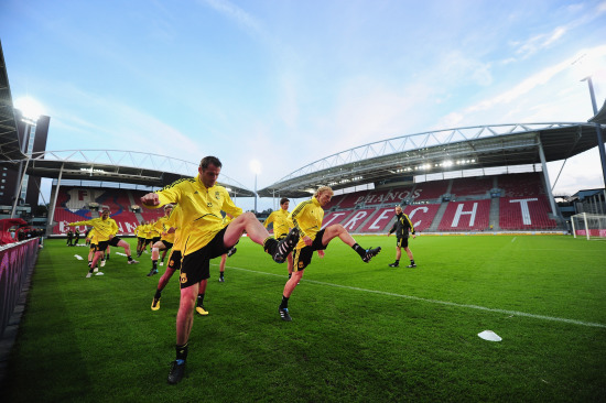 14场0球！全队最低分！皇马1.5亿巨星已59天没进球 向对手竖3手指