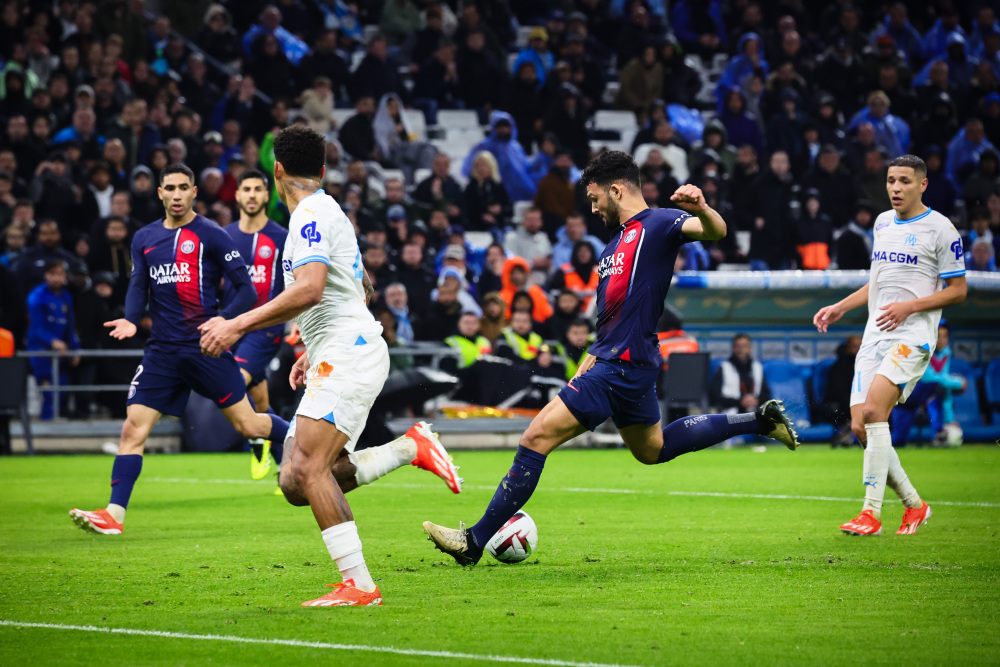 支持儿子，弗格森去看了其儿子达伦执教的彼得堡联的比赛